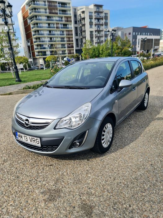 Vând Opel Corsa 2013 automata