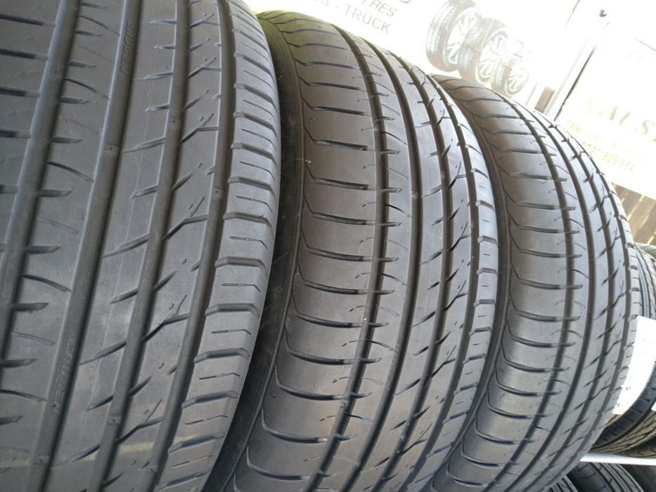 255 55 18, 225 55 18, 235 55 18, 235 60 18, 225 60 18, 215 55 18, 245