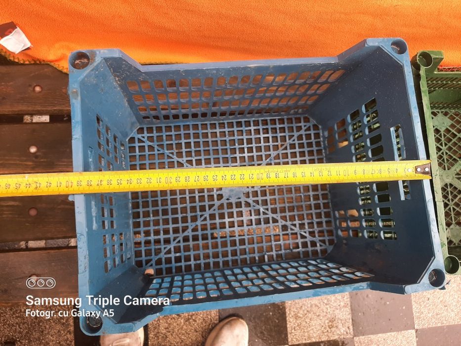 Vând lădițe de plastic