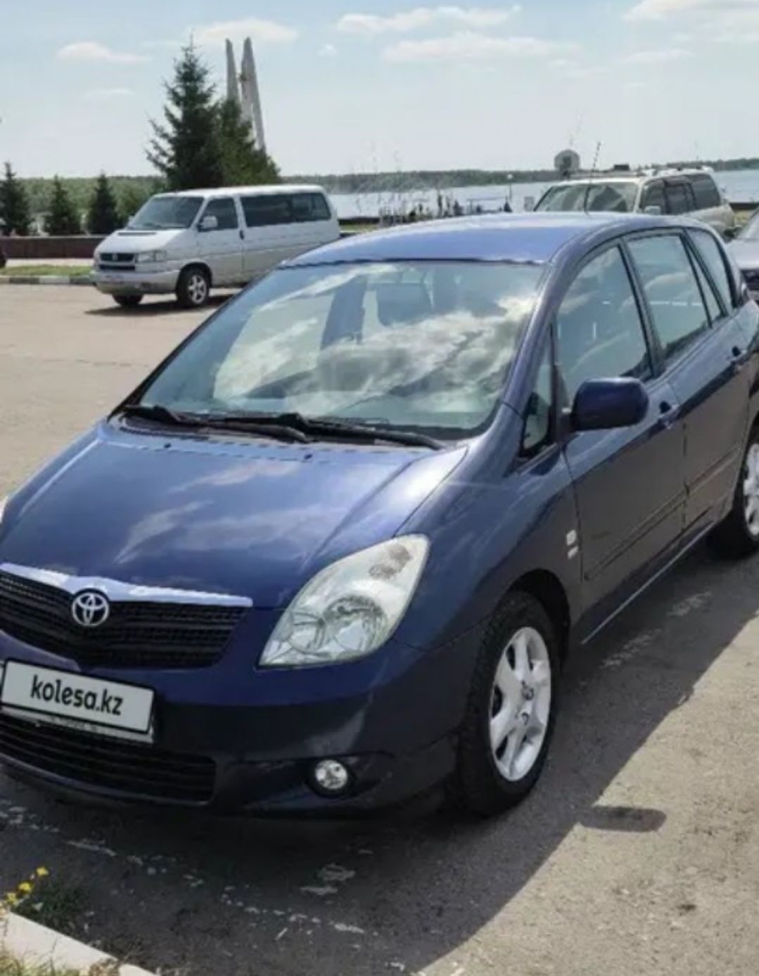 Продам машину Toyota Corolla verso