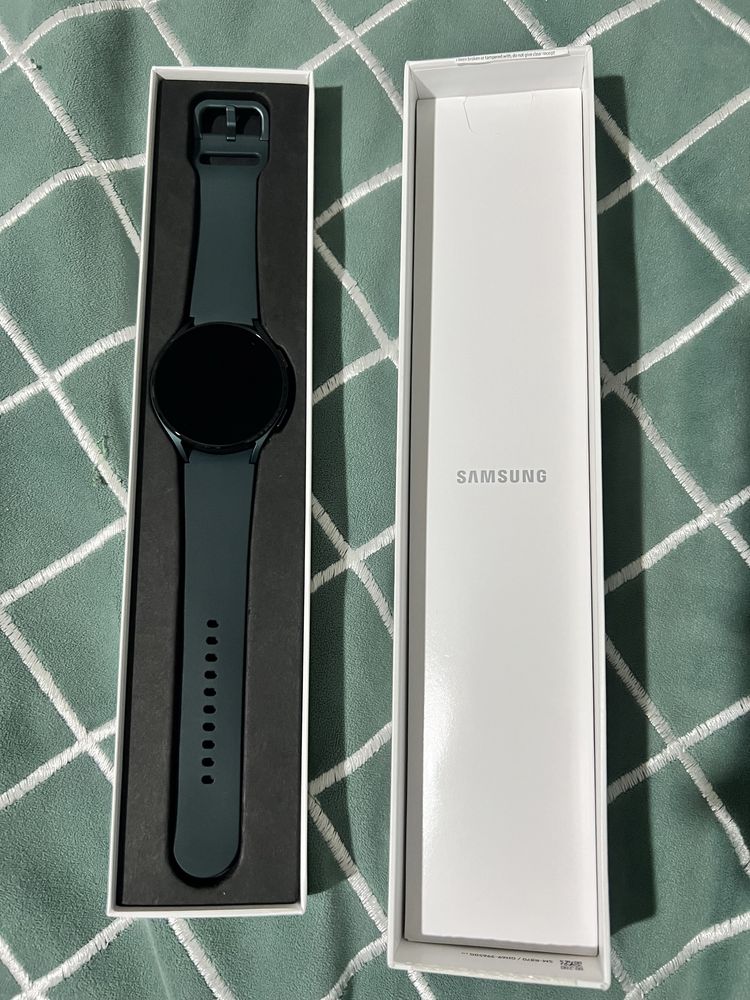 Часы Galaxy Watch active 4