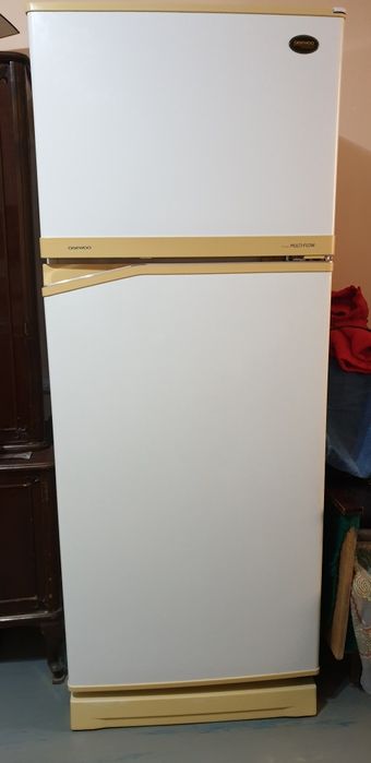 Холодильник Daewoo, двухкамерный, NO FROST