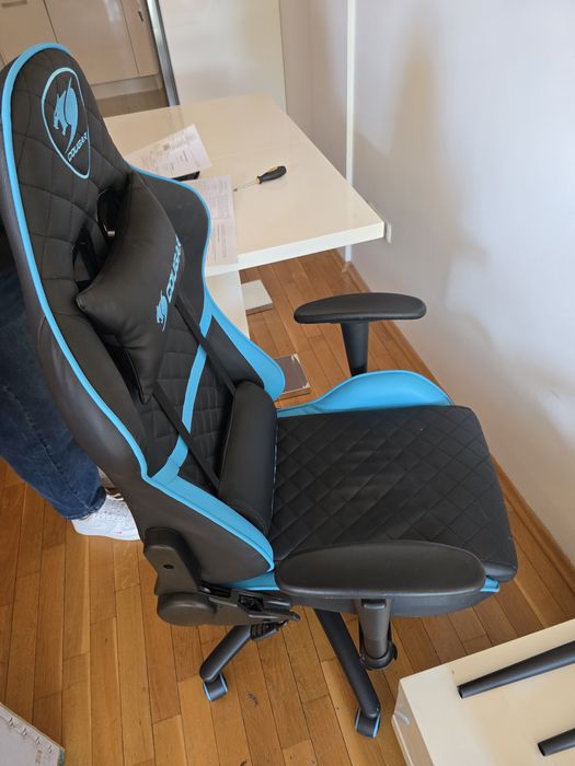 Чисто нов стол Cougar