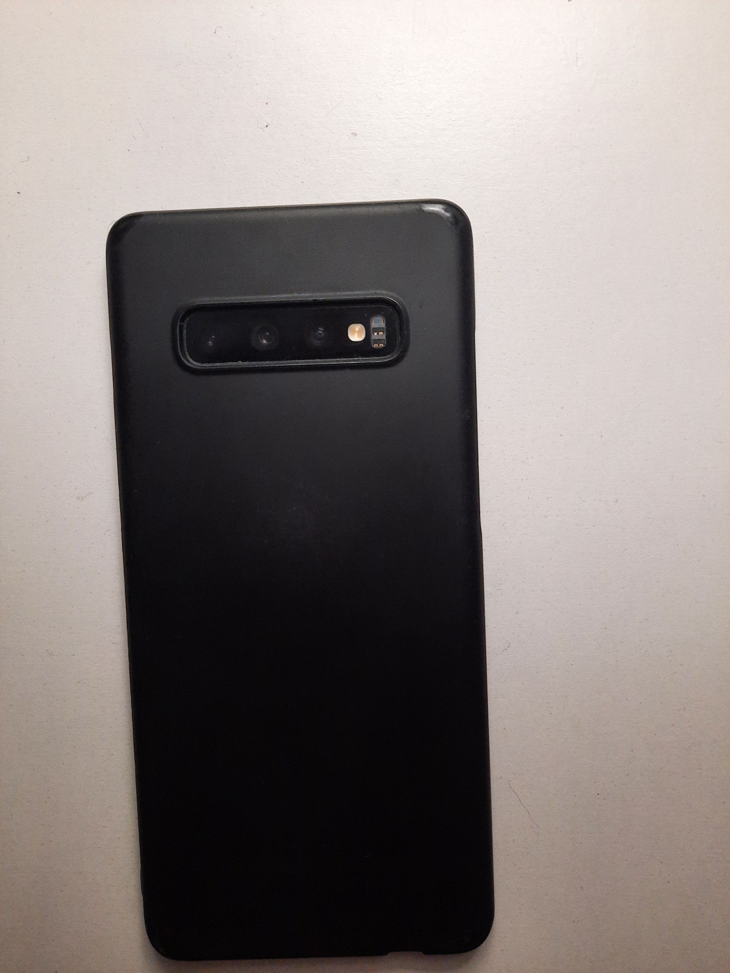 Vand Samsung S10+  (fara cutie)