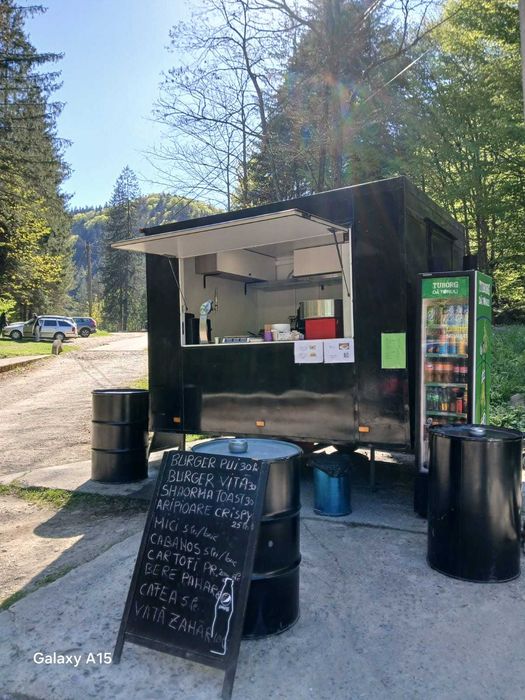 VIND RULOTĂ FAST-FOOD complet echipata – afacere la cheie
