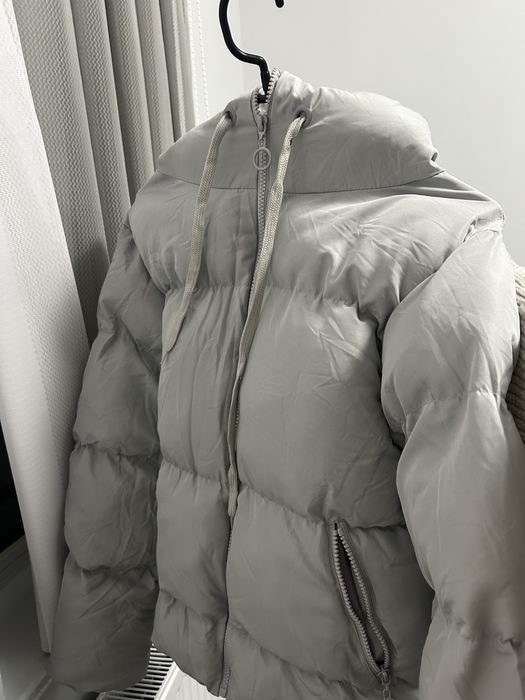 Пишете на лично защото ще се купи Чисто ново дамско зимно яке с етикет