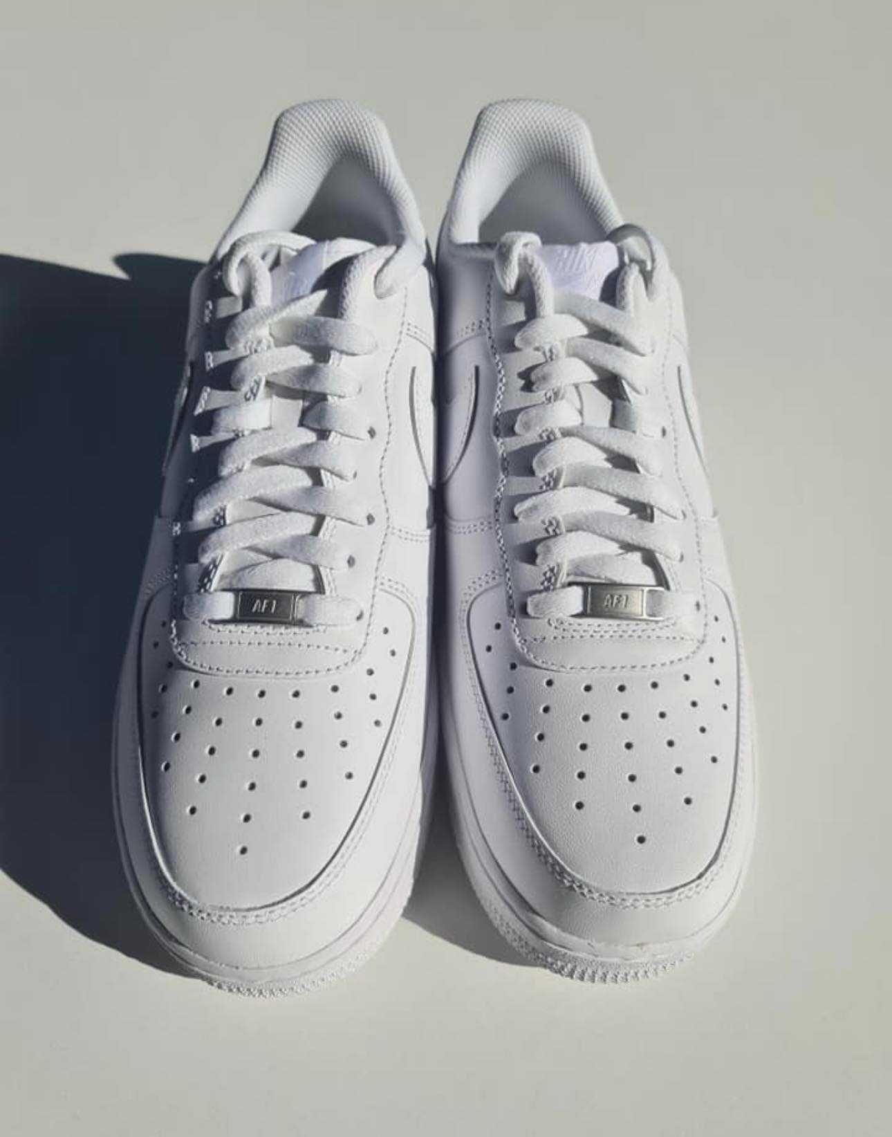 Adidasi/Tenesi/Sneakersi Nike Air Force 1 Unisex