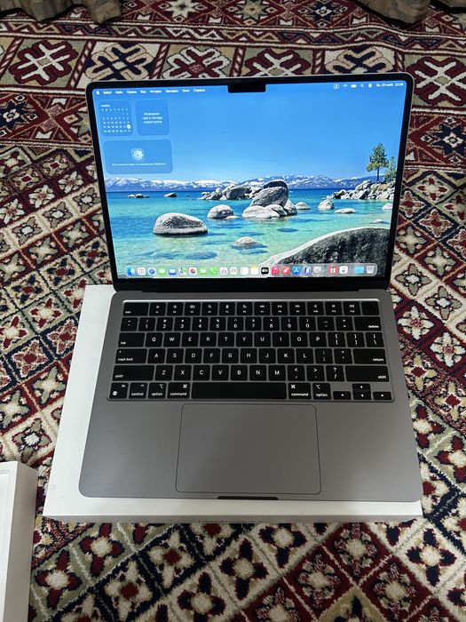 Продам Macbook air m3