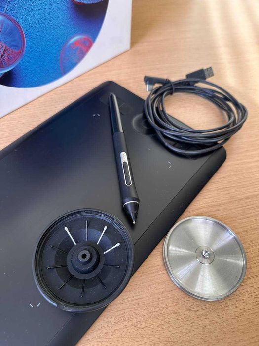Планшет Wacom Intuos Pro S