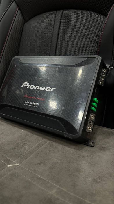 Usltir mono zori keldi