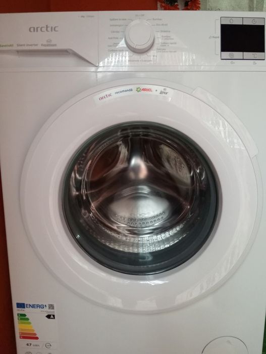 Vând mașina de spălat noua