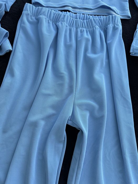 Дамски Комплект в нежно синьо - М