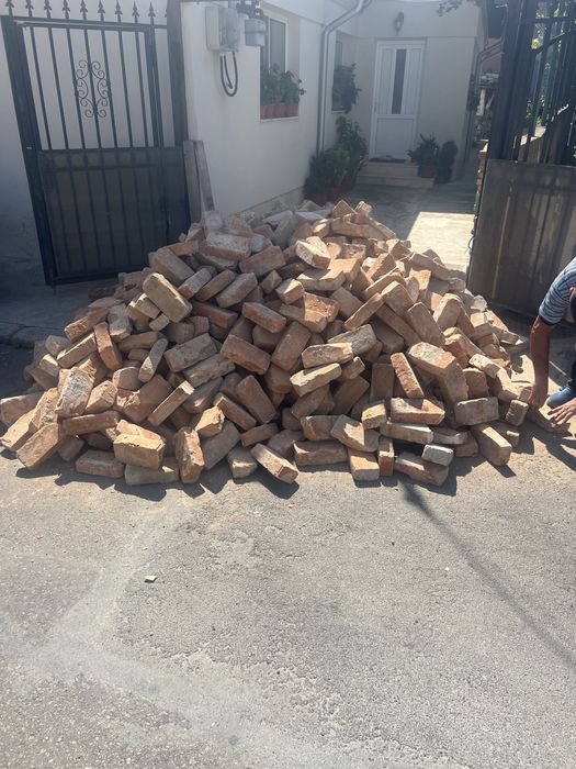 caramida 1.5 lei bucata