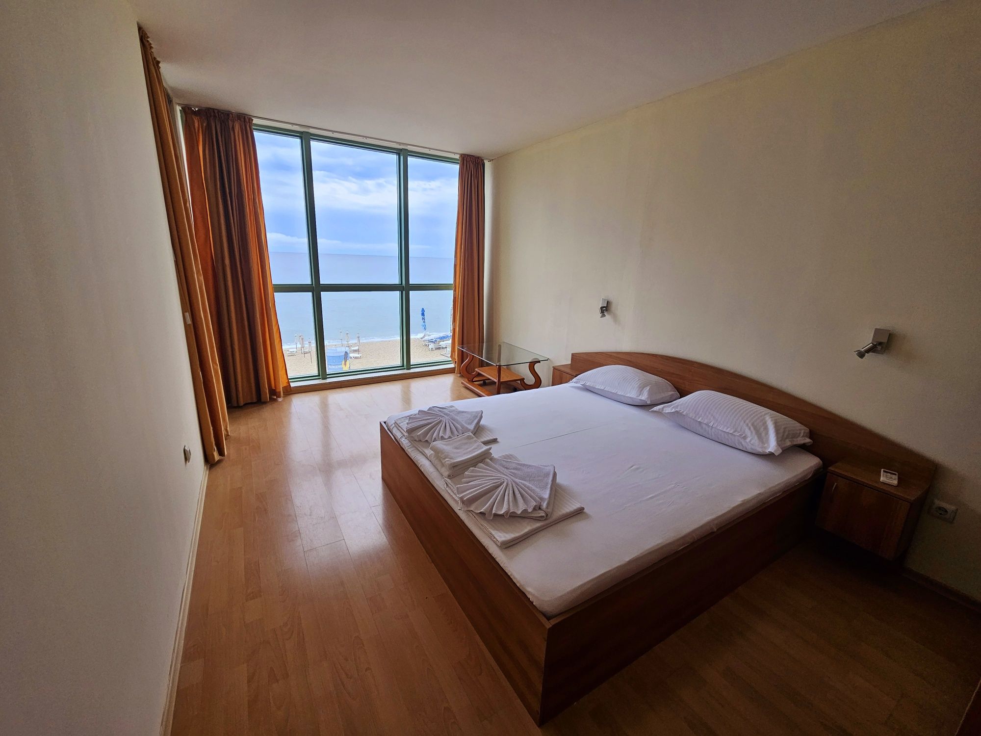 Апартамент нощувки плаж Кабакум-1 линия-Варна Kabakum beach apartments
