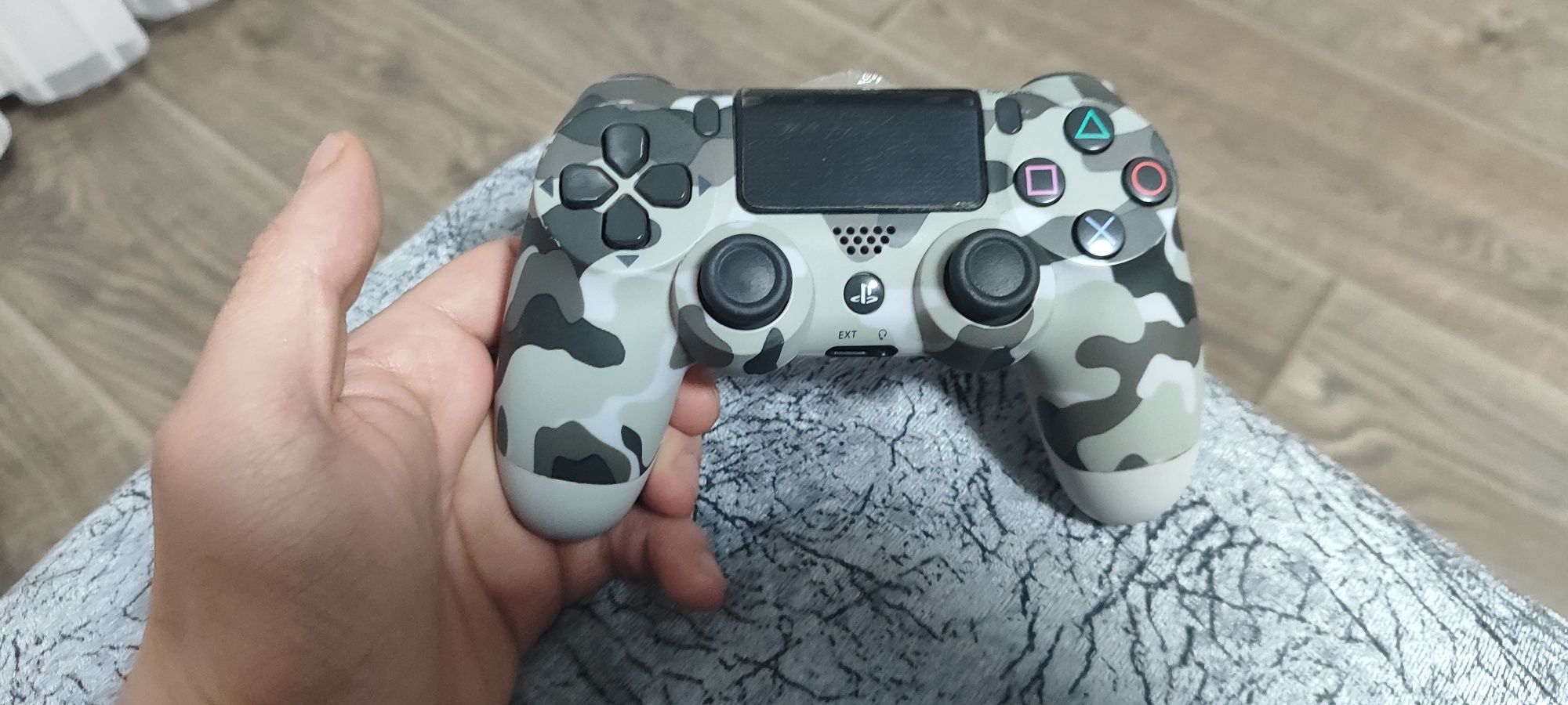 Playstation 4 Pro 1TB /// PS4 Pro 1TB