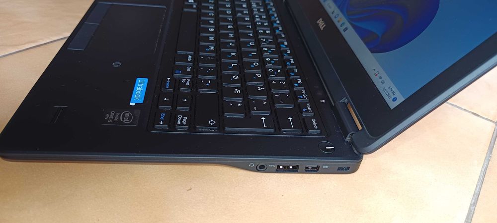 Laptop Dell Latitude E7250 I5 5300U 12.5 inch 256 SSD Ram 8Gb