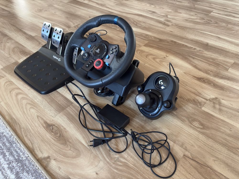 Волан с педали Logitech G29 + скоростен лост Logitech