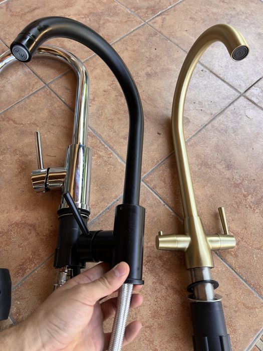 Robinete/ baterii profesionale bucatarie, baie flexibile