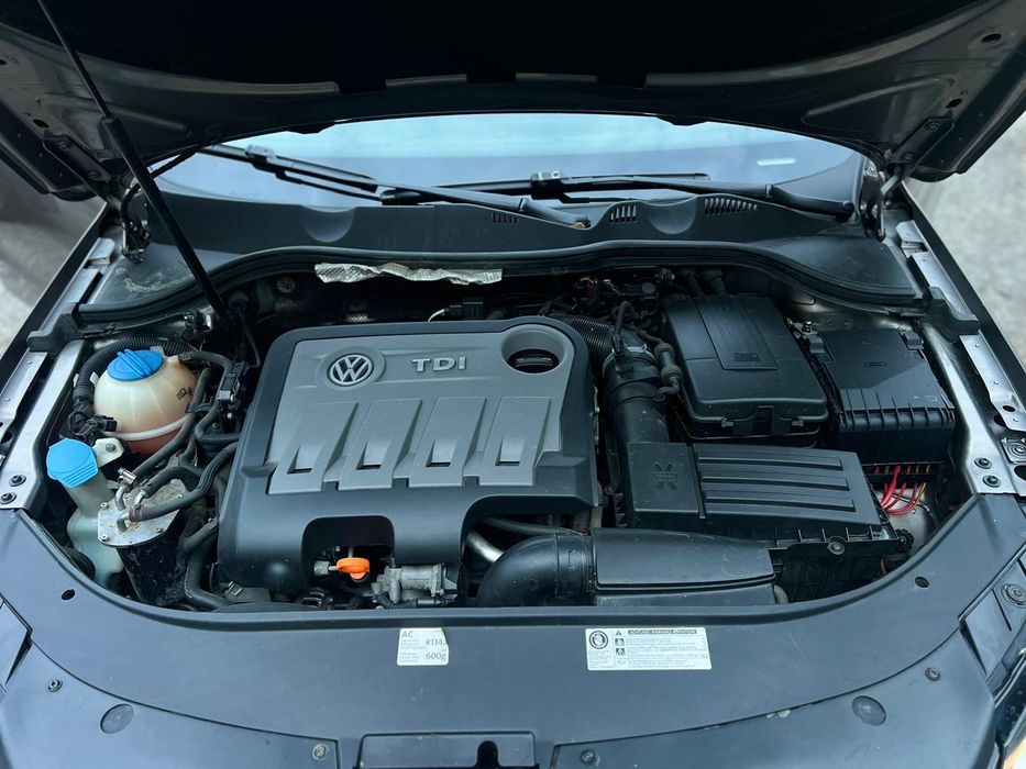 De vanzare : Volkswagen Passat B7 break 2012