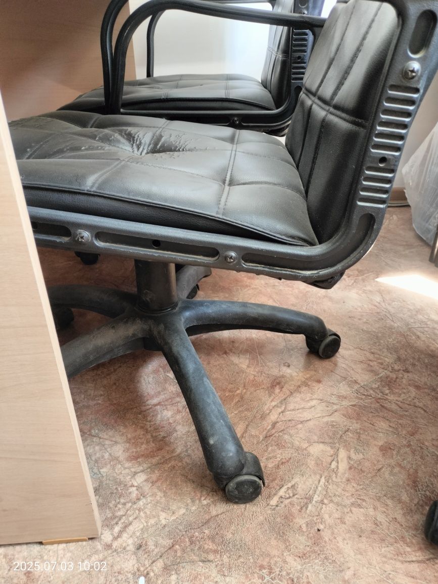 Продам столы и стулья