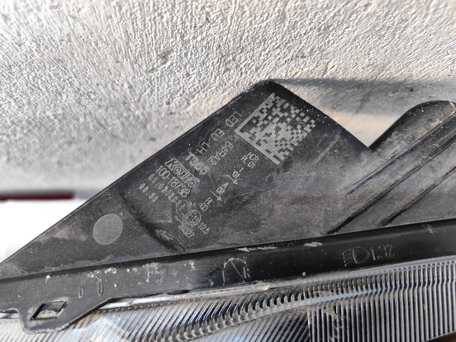 Оригинален фар Сузуки  Suzuki SX4 S-Cross Full Led