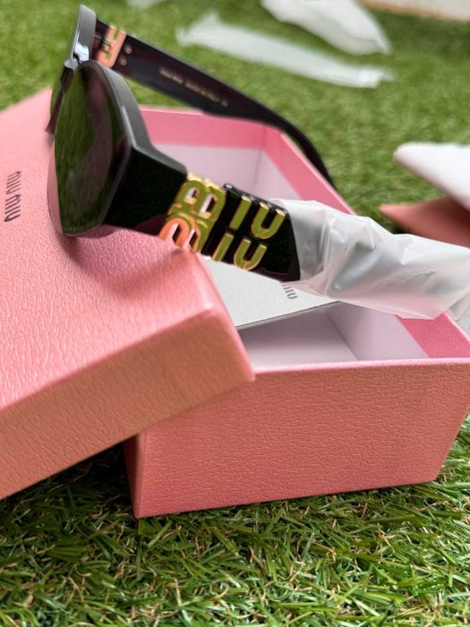 Ochelari de Soare Miu Miu