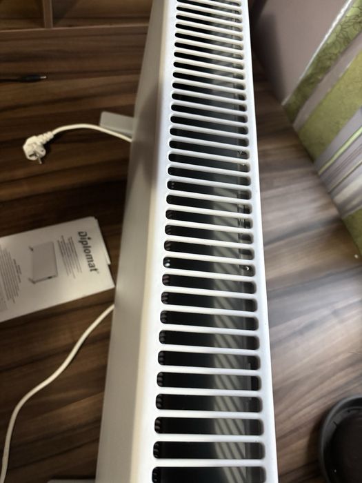 Конвектор Delonghi