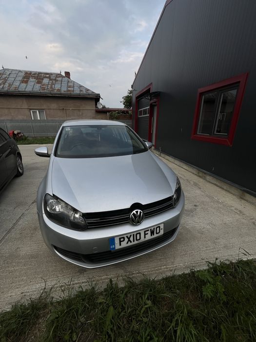 Dezmembrez Golf 6(Motor complet și piese de caroserie)