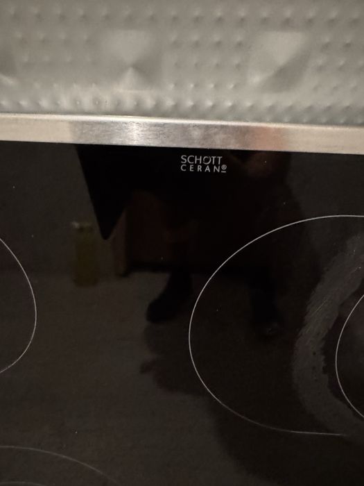 Miele H4418EP фурна с пиролиза за вграждане с керамичен плот