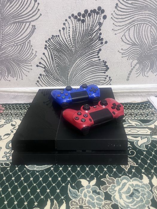 Plastation 4 джостики все имеется в хорошем состоянии