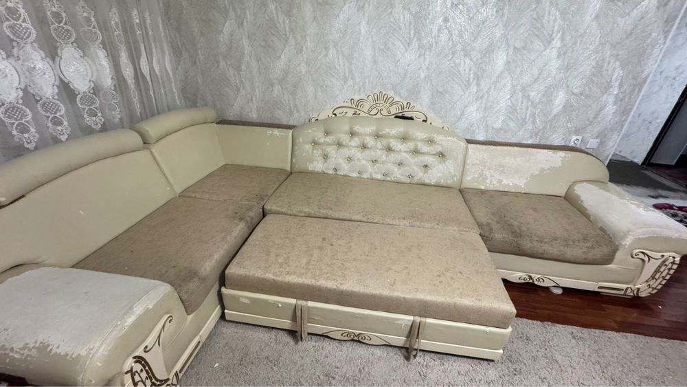 Продается диван 4 метровый