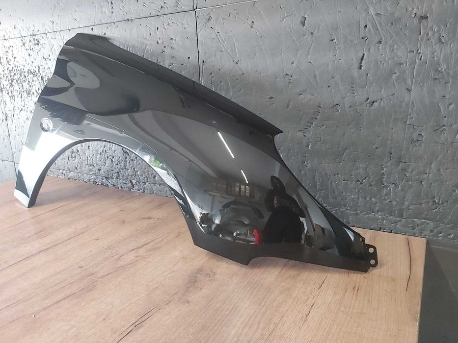 Aripa Fata Dreapta Peugeot 206 An 1998-2009 (KTX (Negru))