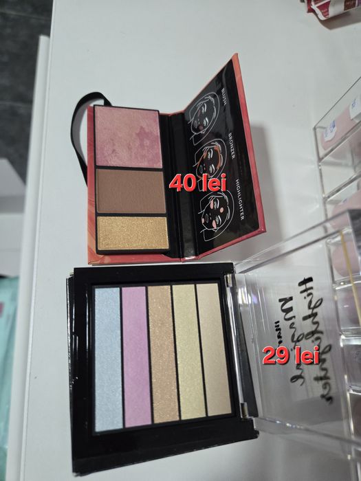 Iluminator pudra gama Avon