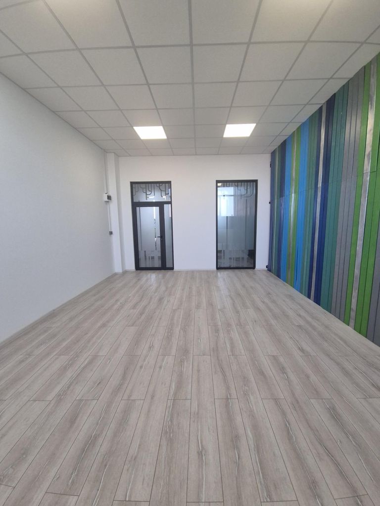 Дава се под наем Офис в Пловдив, Южен - 32 кв.м за 224.4 € - Снимка #1