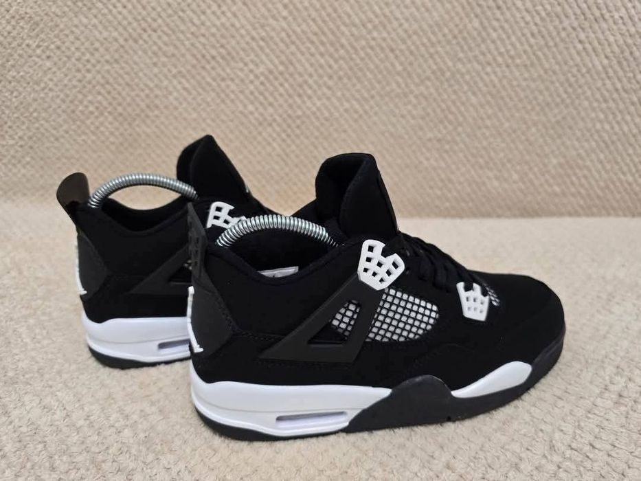 Nike Jordan 4 White Tunder nr 37 38 39 40 preț 400 lei