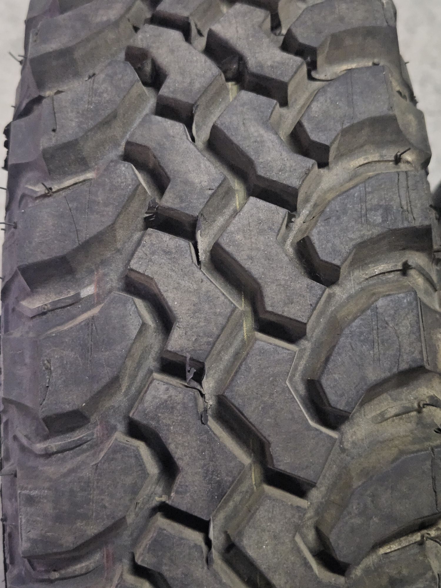 Cauciucuri off-road MT pe 195/80/15 :  M+S - ca noi