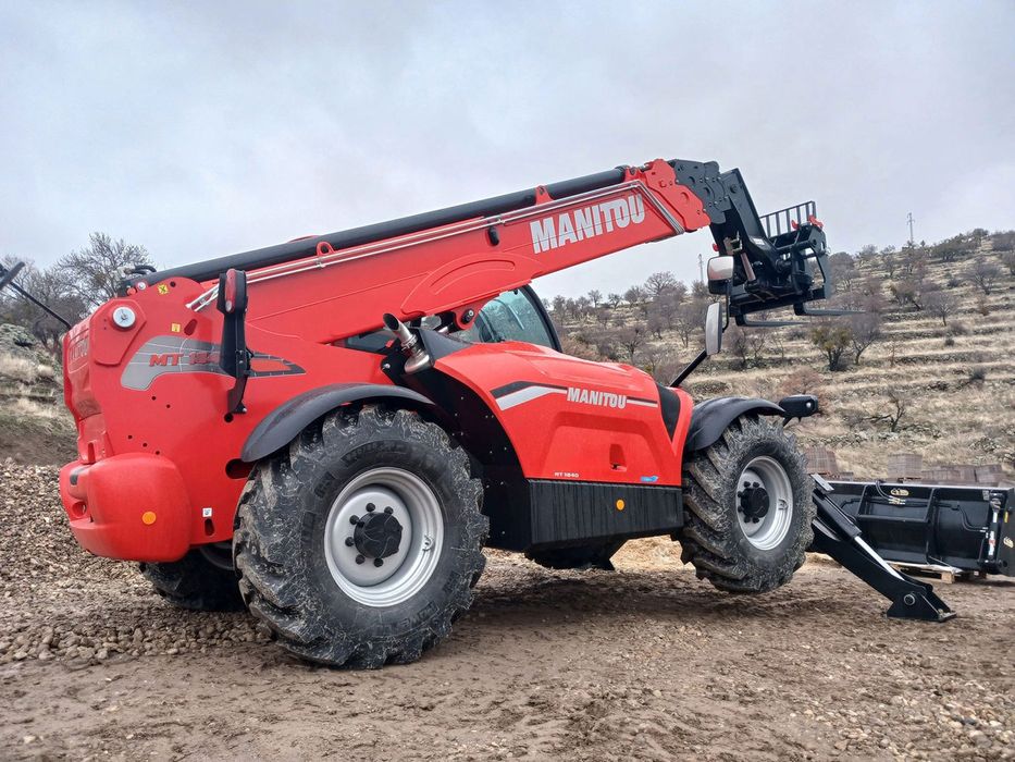 INCHIRIEM MOTOSTIVUITOARE Diesel si electrice Manitou