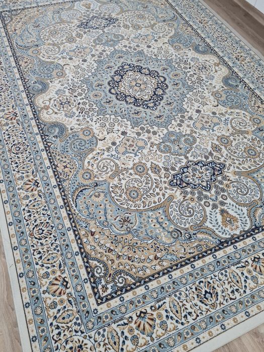 Продаётся ковёр б/у