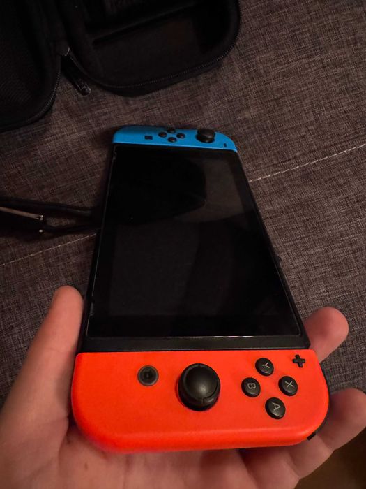 Nintendo Switch – Original – cu folie de protecție