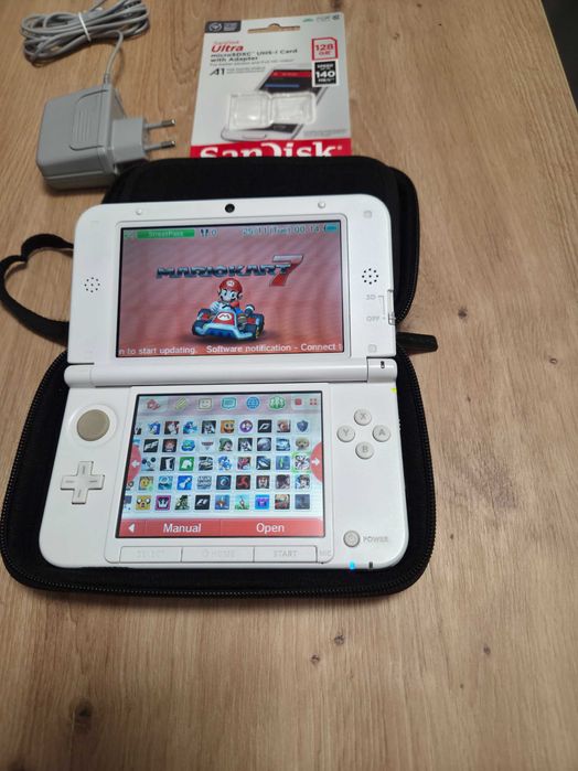 Nintendo 3ds Xl modat cu card Sandisk ultra 128gb impecabil