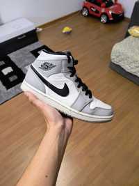 Jordan 1 mid smoke grey Originali marime 41