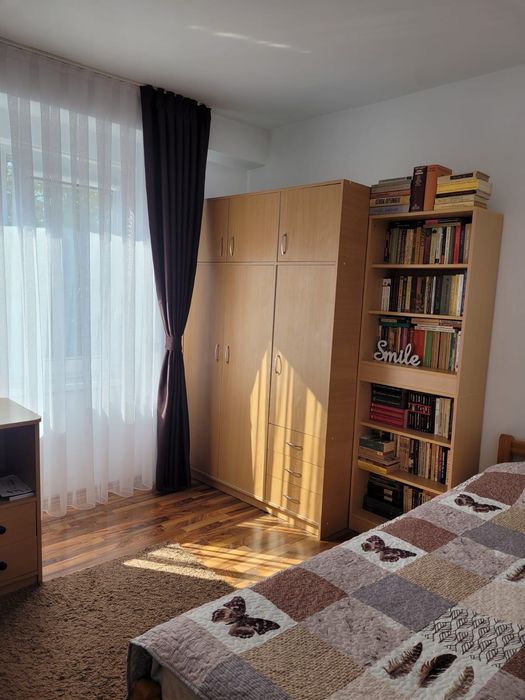 Vând apartament cu 3 camere pe Bld Dacia vizavi de șcl Dacia la cheie