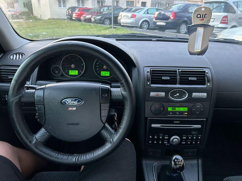 De vanzre ford mondeo !