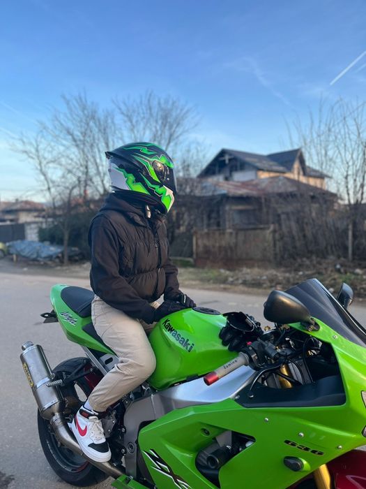 Vând cască Agv K1S,