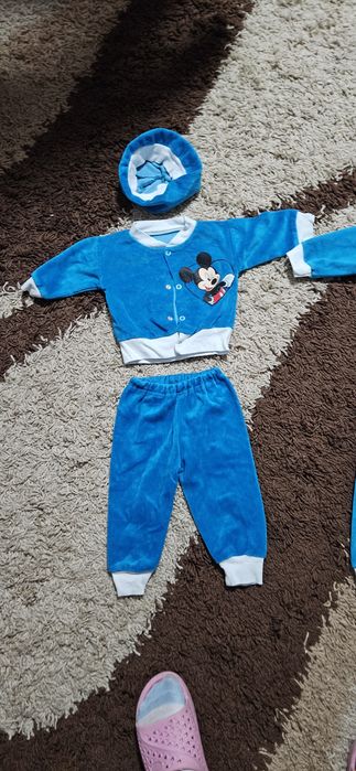 Doua costumase pentru gemeni 3-6 luni