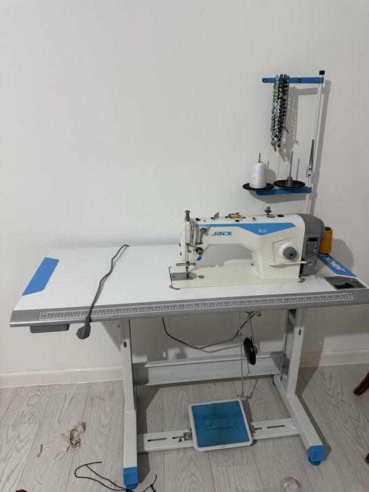 Швейная машинка А2 почти новая