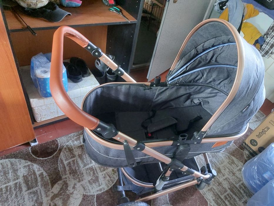 Продам коляску демисезон