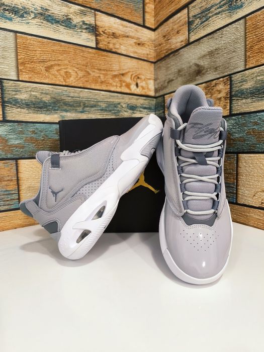 Air Jordan Max Aura 4 Unisex