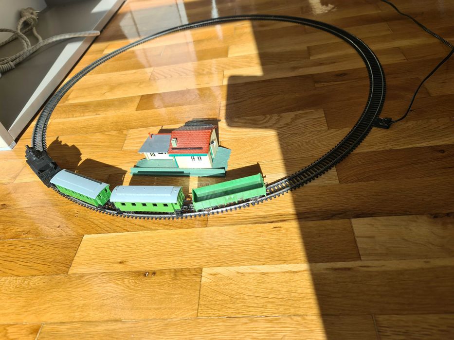 Електрическо Влакче с локомотив и вагони Пико ТТ / Влакчета Piko TT