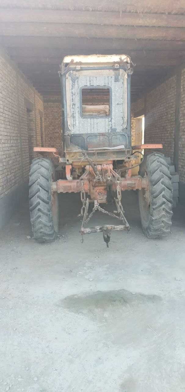 T 28 Traktor sotiladi presepi bn